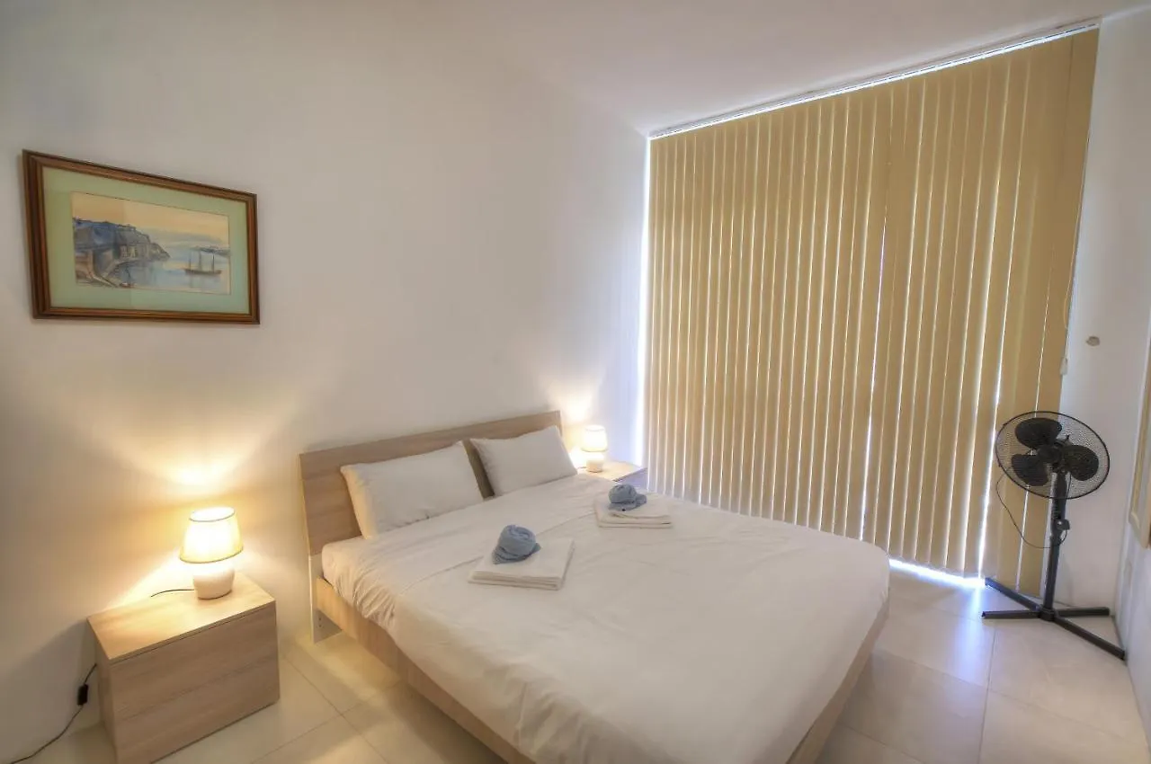 Large And Comfortable 2-Bedroom Apartment In St. Julian'S Dbri1-1 0*, Saint Julian's