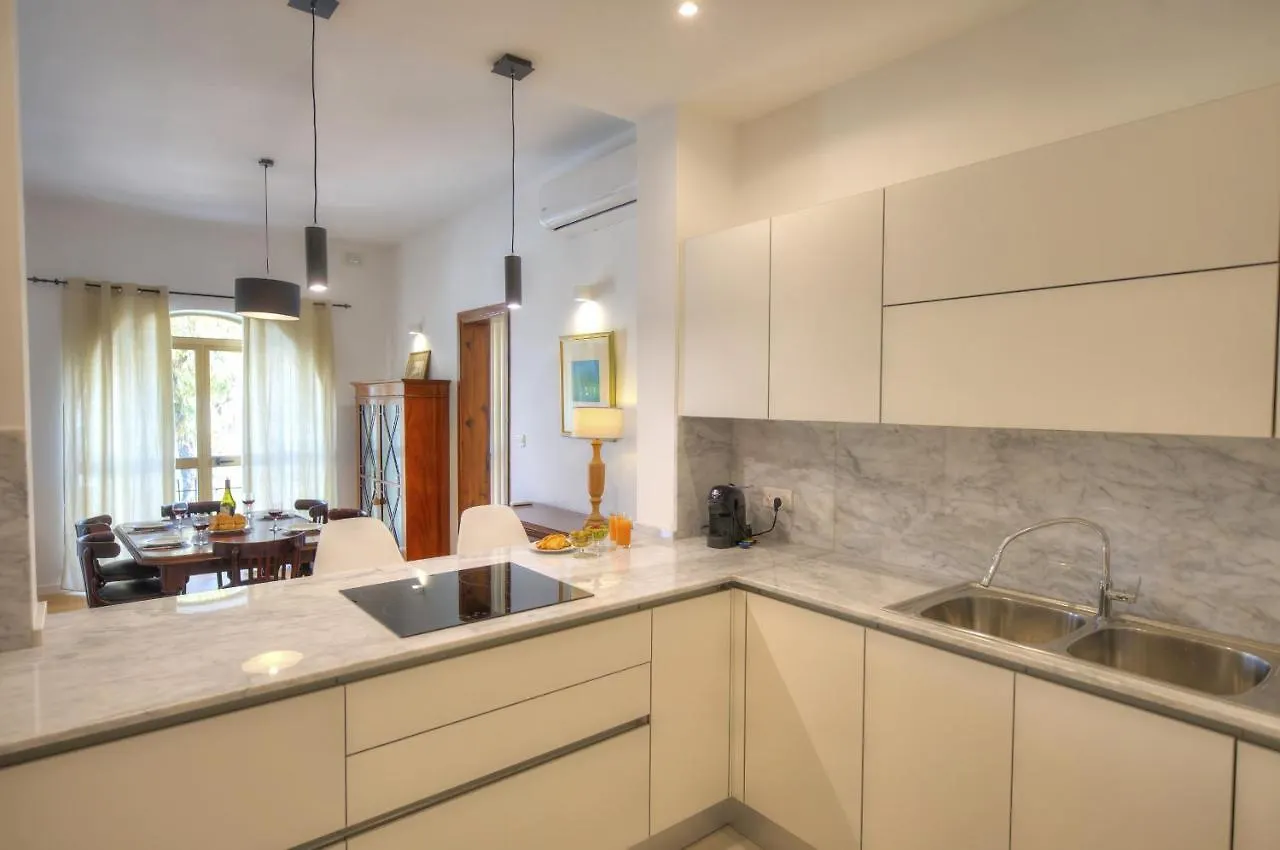 Large And Comfortable 2-Bedroom Apartment In St. Julian'S Dbri1-1  Saint Julian's